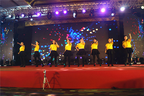 領(lǐng)先生物召開(kāi)2018年度表彰獎勵大會(huì )暨2019年度工作規劃大會(huì )